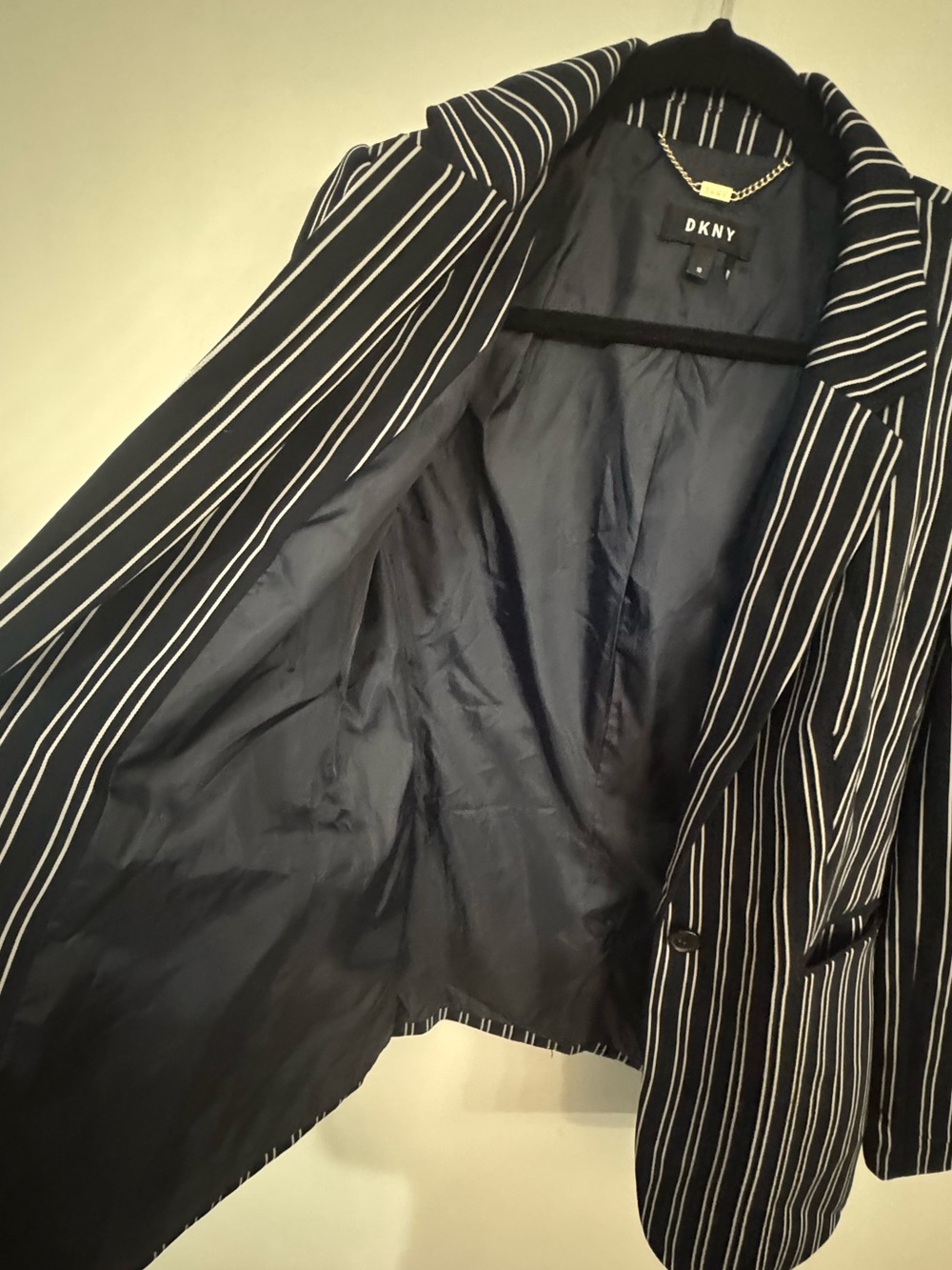 DKNY Navy Pinstripe Blazer Size 10 Career Office One Button Jacket - Picture 6 of 10